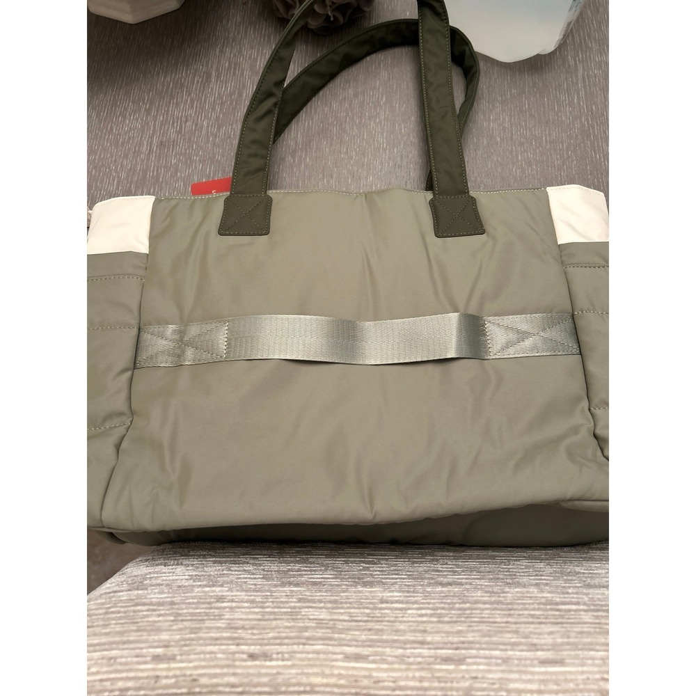LOVEVOOK in a sage green and beige lightweight quilted puffer tote bag NWT - Picture 4 of 4